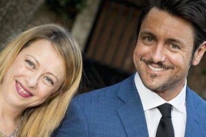 Giorgia Meloni con il marito Andrea Gianbruno con il quale ha una figlioletta di un paio d'anni. Un particolare: lui è 'di sinistra', un amore che dimentica la politica...