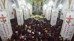 L’Assemblea dei delegati delle diocesi, convocata sotto l’egida del governo di Pechino, si prepara a assegnare gli incarichi negli organismi ufficiali che guidano la compagine ecclesiali, tra conferme e new entry. La Santa Sede non ha inviato ai vescovi nessun richiamo a disertare o boicottare la riunione. Mentre tanti cattolici cinesi auspicano una definizione più chiara del principio di “indipendenza”.