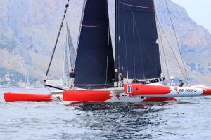 Il trimarano Ad Maiora che fu di Philipe Poupon: a bordo la figlia Morgane